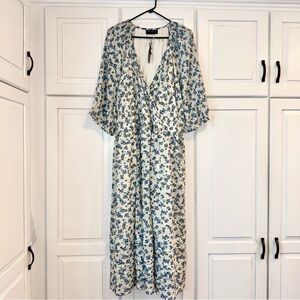 NWT- Lane Bryant- Floral Flutter Sleeve Sundress- Size 24‎